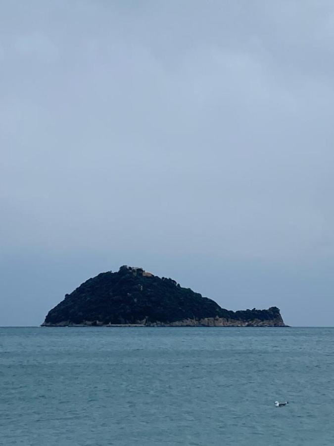 Appartamento Vista Mare Albenga Buitenkant foto