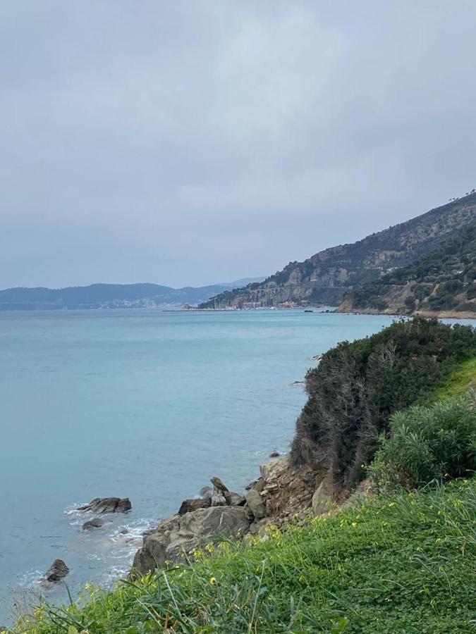 Appartamento Vista Mare Albenga Buitenkant foto