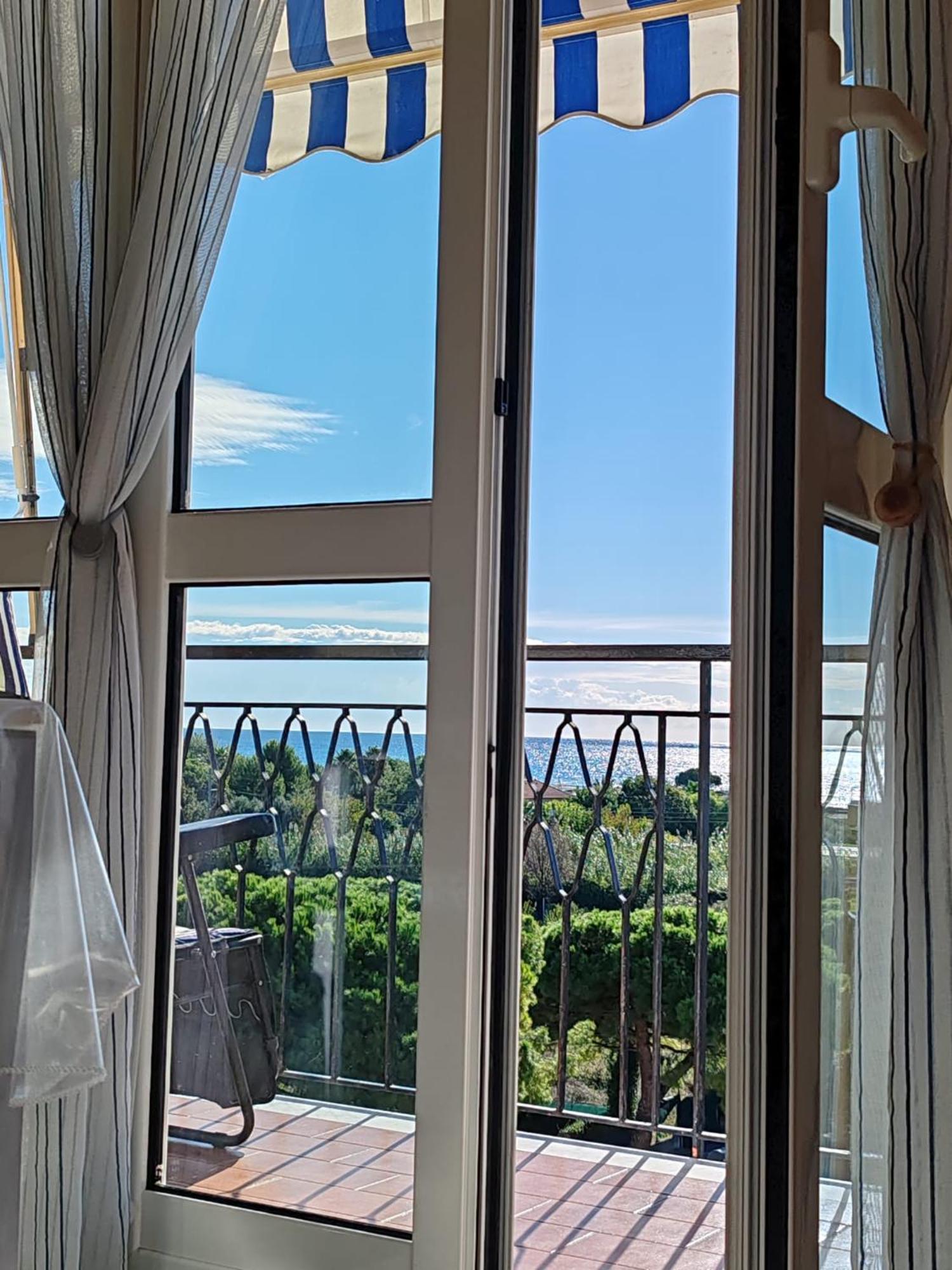 Appartamento Vista Mare Albenga Buitenkant foto
