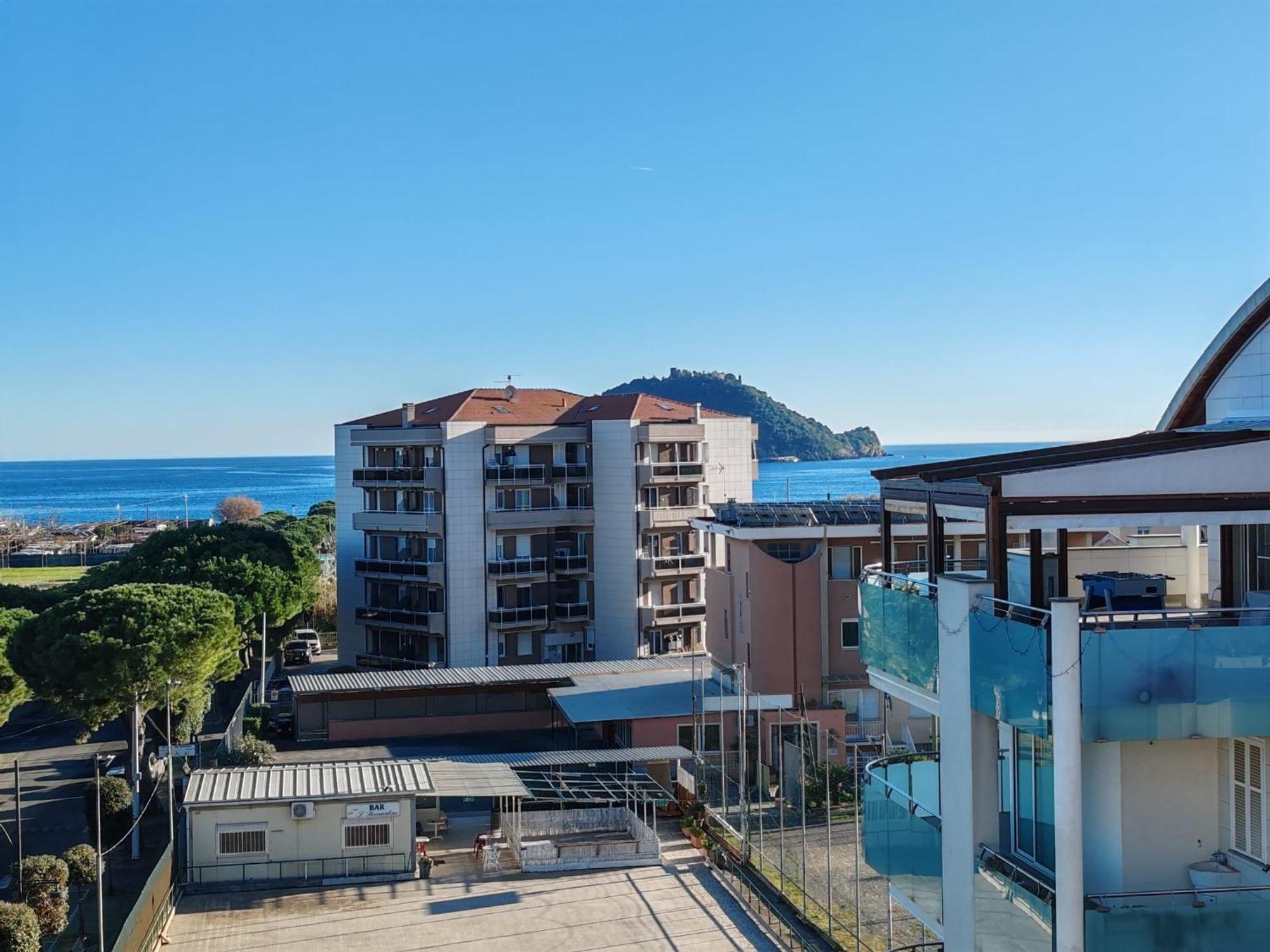 Appartamento Vista Mare Albenga Buitenkant foto