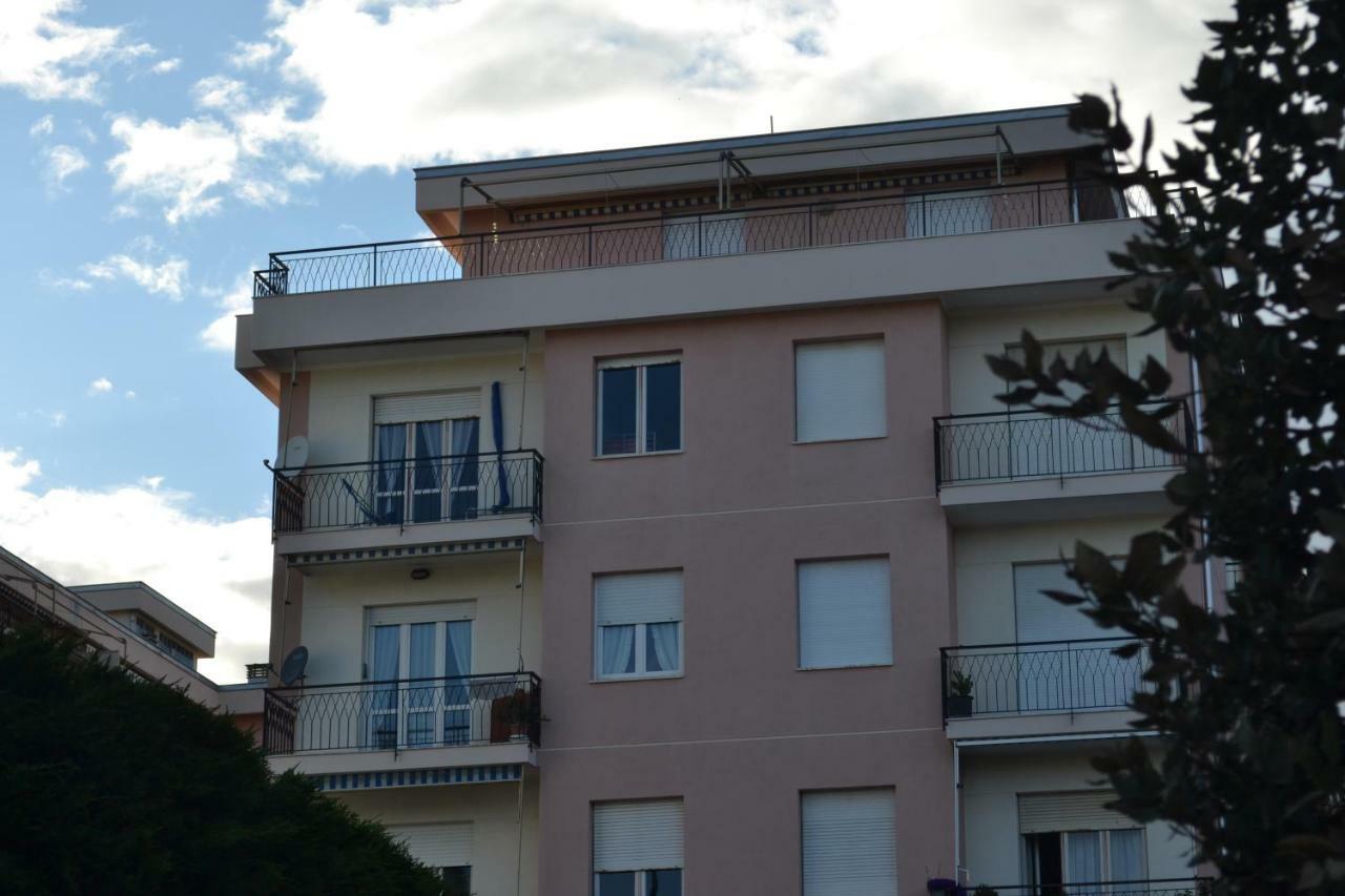 Appartamento Vista Mare Albenga Buitenkant foto