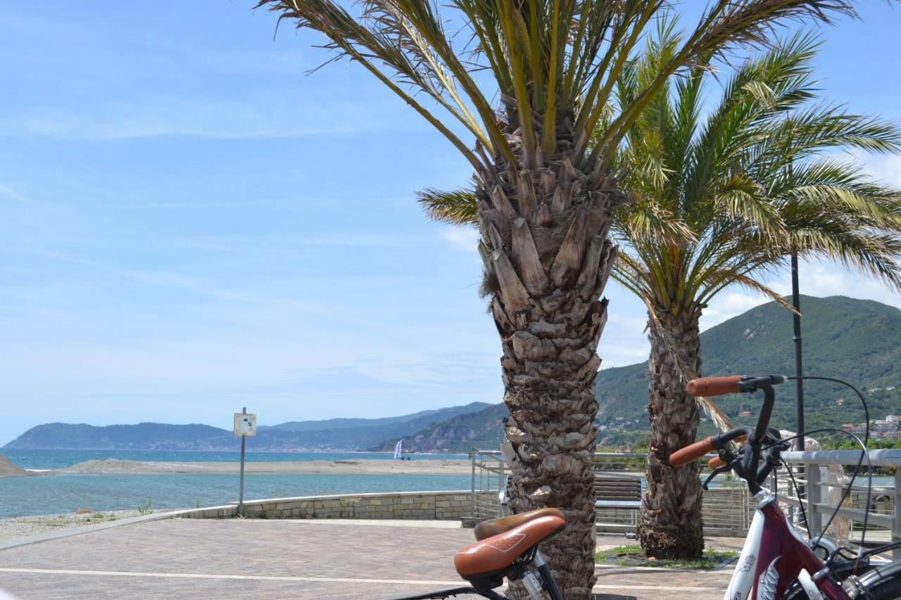 Appartamento Vista Mare Albenga Buitenkant foto