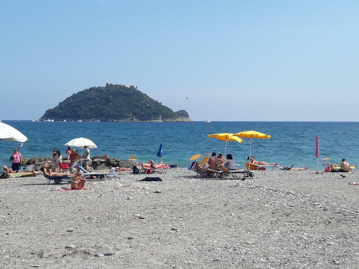 Appartamento Vista Mare Albenga Buitenkant foto