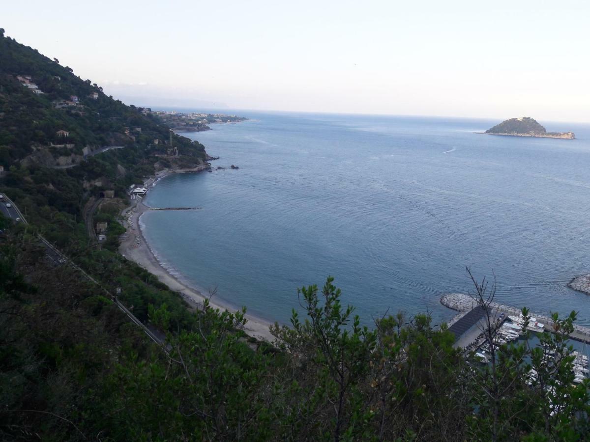 Appartamento Vista Mare Albenga Buitenkant foto
